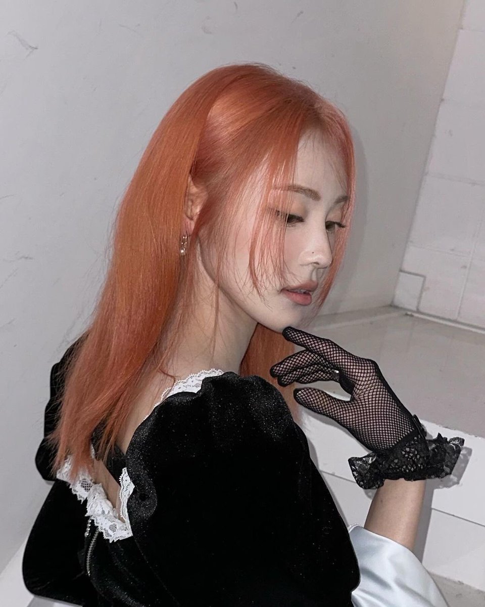 jinsoul pics tweet media
