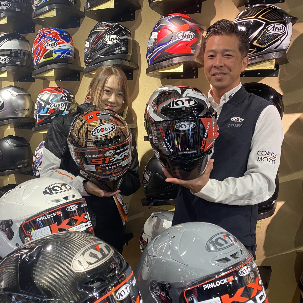 Ricoland_Kyoto's tweet image. KYTヘルメット商品説明会本日も開催中🥳
京都店インフルエンサー（微公認）のあかねまる。さんも被っていただきました😊

今ならラインナップ以外の特別なヘルメットも持って来て頂いてます！！

イベントは本日までなので京都店へ🏃💨ｲｿｹﾞｯ

#KYT #ライコランド京都 #ヘルメット