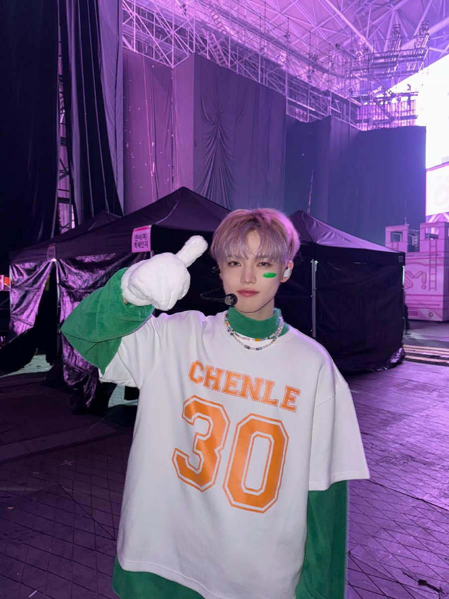 ZCLFEED's tweet image. 250112 kh1000le instagram post 

“🍬❄️”

#辰乐 #천러