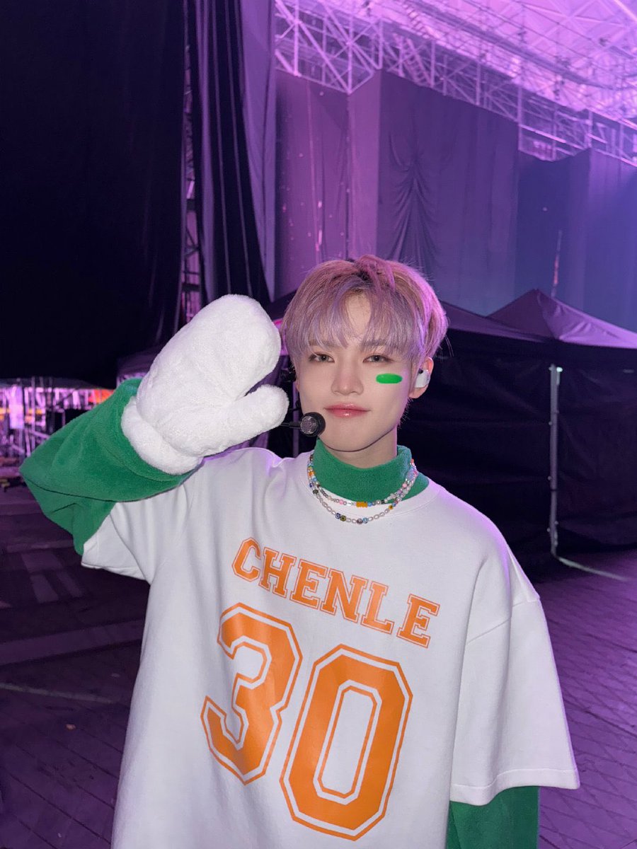 ZCLFEED's tweet image. 250112 kh1000le instagram post 

“🍬❄️”

#辰乐 #천러