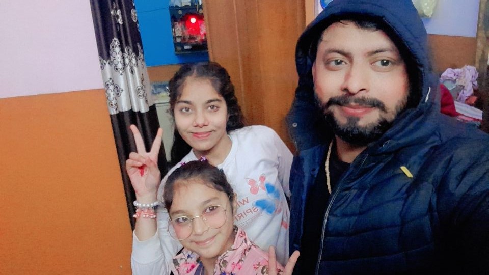 razukumar05's tweet photo. शायद ये चेहरा मेरा नहीं है लेकिन कुछ चेहरे देखकर मुझे मेरा चेहरा बदलने का मन करता है।
#razukumar #viral #travel #training #bollywood #suthmovue #tamil #America #Russia #delhi #India #khichripur 8285426047 #video #comedy #tvshow #UttarPradesh #youtube #tamilcinema #Twitter #reels https://t.co/Z27pu4Y1w1