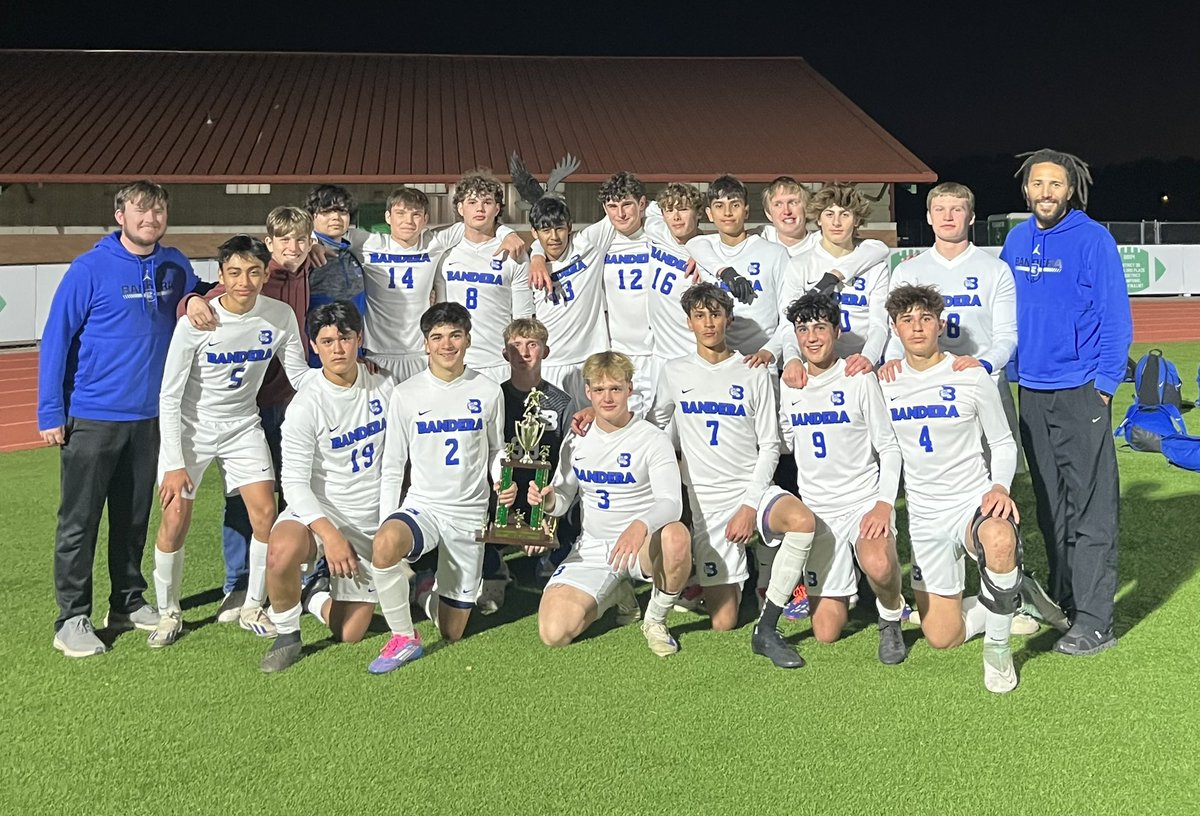 Bulldogs fell short in the semi final vs Floresville, but bounced back to defeat Wimberley 4-3 to end the Pleasanton Tournament in 3rd place. #WeAreOne <a href="/BHS_DogsSports/">Bandera High School Athletics</a>