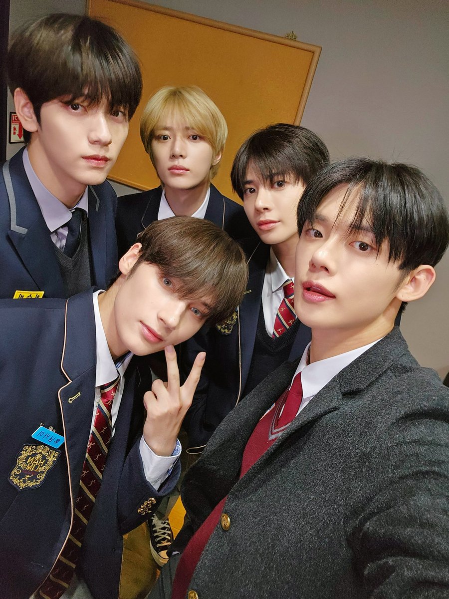 TXT TOMORROW X TOGETHER The 2nd Photobook H:OUR DVD