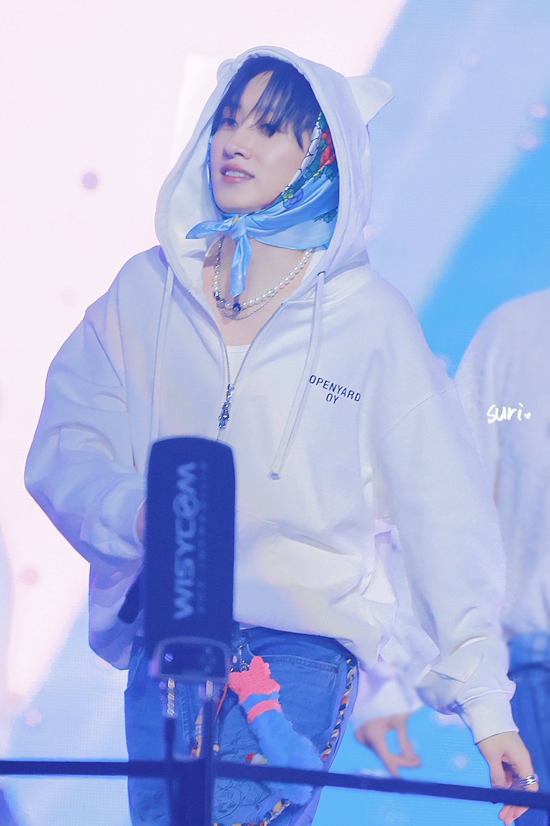 suriwithmoon's tweet photo. 20250111 SMTOWN 
🌙

#EUNHYUK 
#ウニョク 
#은혁 
#이혁재
#슈퍼주니어 #SUPERJUNIOR
#SMTOWN #SM_30thAnniversary
#SMTOWN2025 
#SMTOWN2025_SEOUL
#SMCU https://t.co/dthIQ80gG9