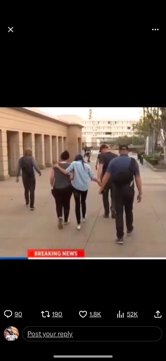 0Rthebest91033's tweet image. What The HELL is #DumbPrinceAndHisStupidWife Doing Playing Volunteer’s ?????? 
#PRNightmare #MontecitoMoochers #MeghanMarkleAttentionSeekingAlways #California #CaliforniaOnFire #CreepyMeghanMarkle #HarryandMeghanAreGlobalLaughingStock #LosAngelesFires #HAndMMAreDisgusting🤬🤬