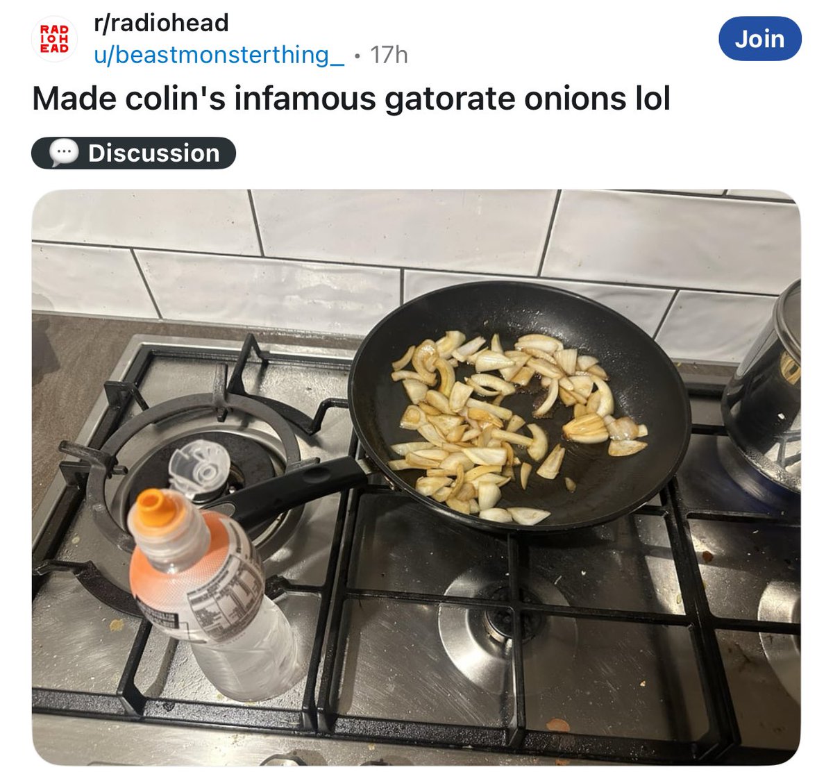 assqqqqqq's tweet image. checking out r/radiohead