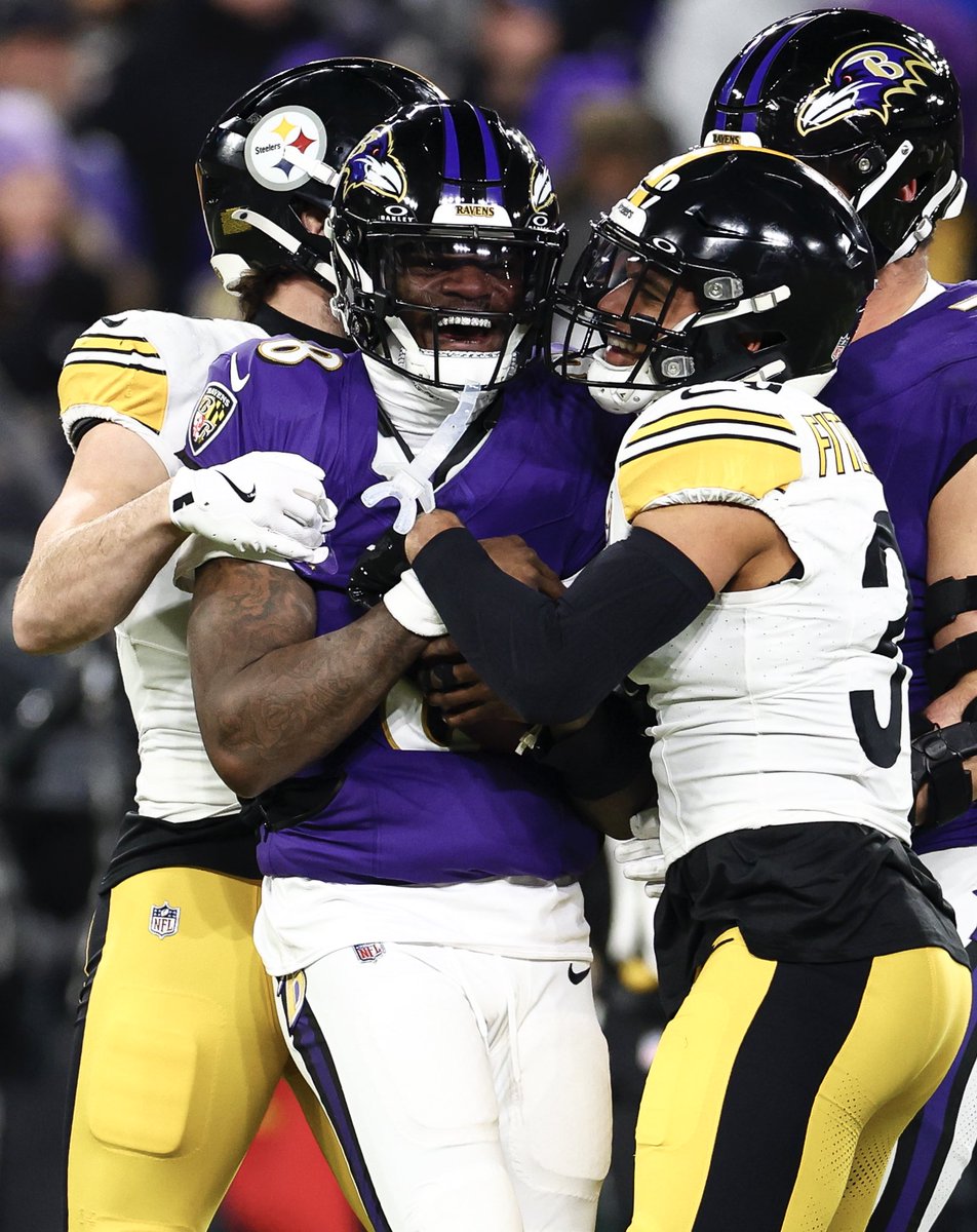 Lamar in the Wild Card 🃏

16/21
175 YDS
81 Rush YDS
2 TD

MVP?