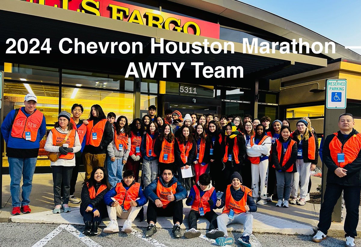 AKBrady's tweet photo. Countdown to #ChevronHoustonMarathon - 
9 days to go! Our amazing students from  #TheAwtyInternationalSchool  are the first volunteers to welcome race participants in Sector 4!  THEY ROCK!!  Join us to volunteer, spectate, and cheer on the runners! #RunHou https://t.co/FRXperfBJG