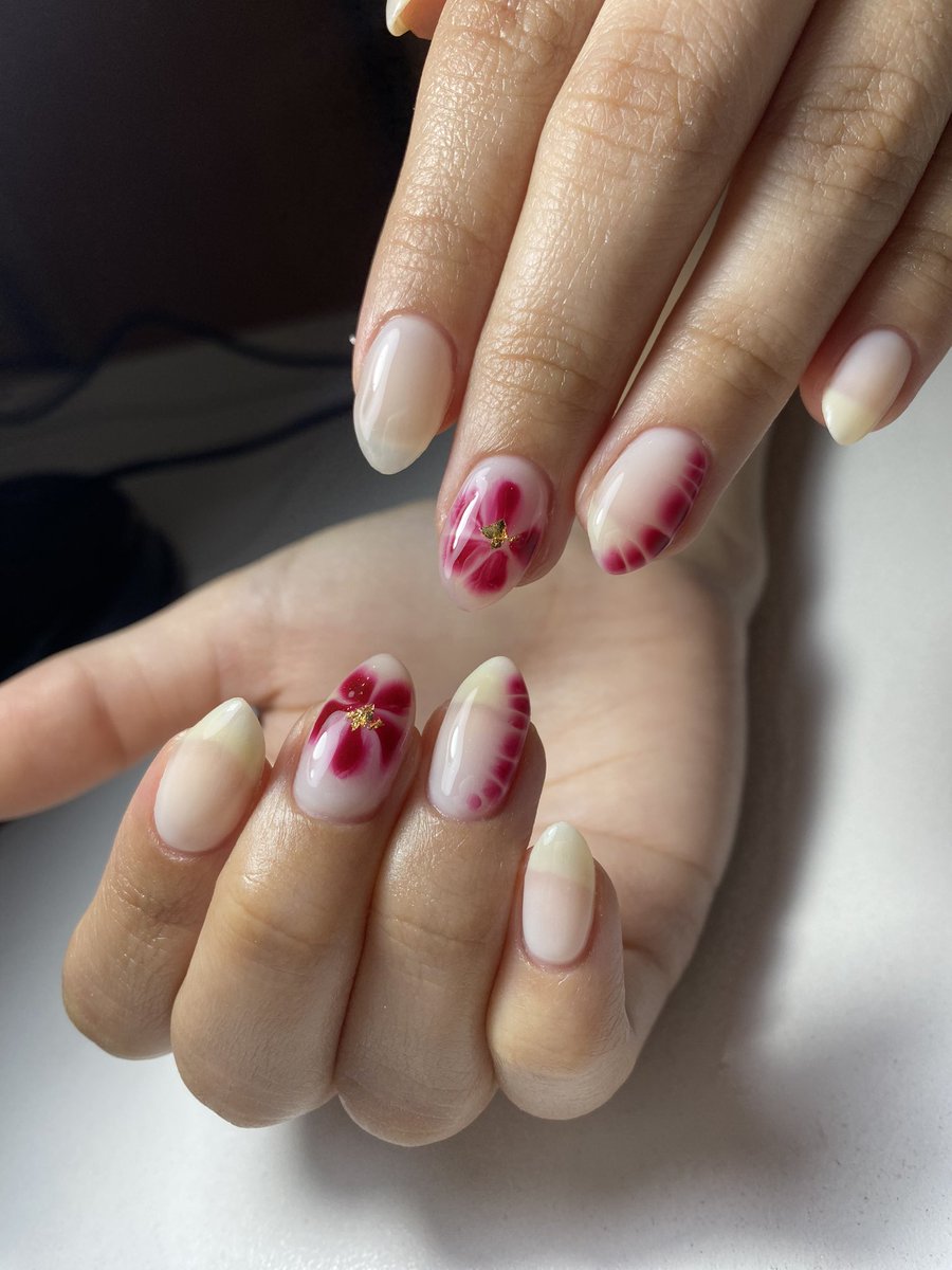 Carrascotefi's tweet photo. @MalditaSummer Hablando de uñas si quieren me pueden seguir ❤️ 
https://t.co/jgiOYGwKNa https://t.co/RKzeImZnWK
