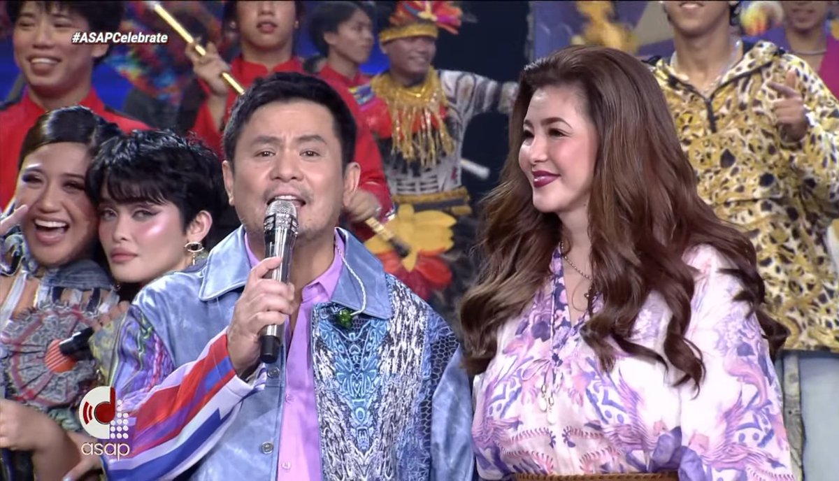 FrancisSyCoCo's tweet photo. Kulit nila mori hihi! Opening prod & we are up front π #asapstartstrong https://t.co/bNrS2MMAEv
