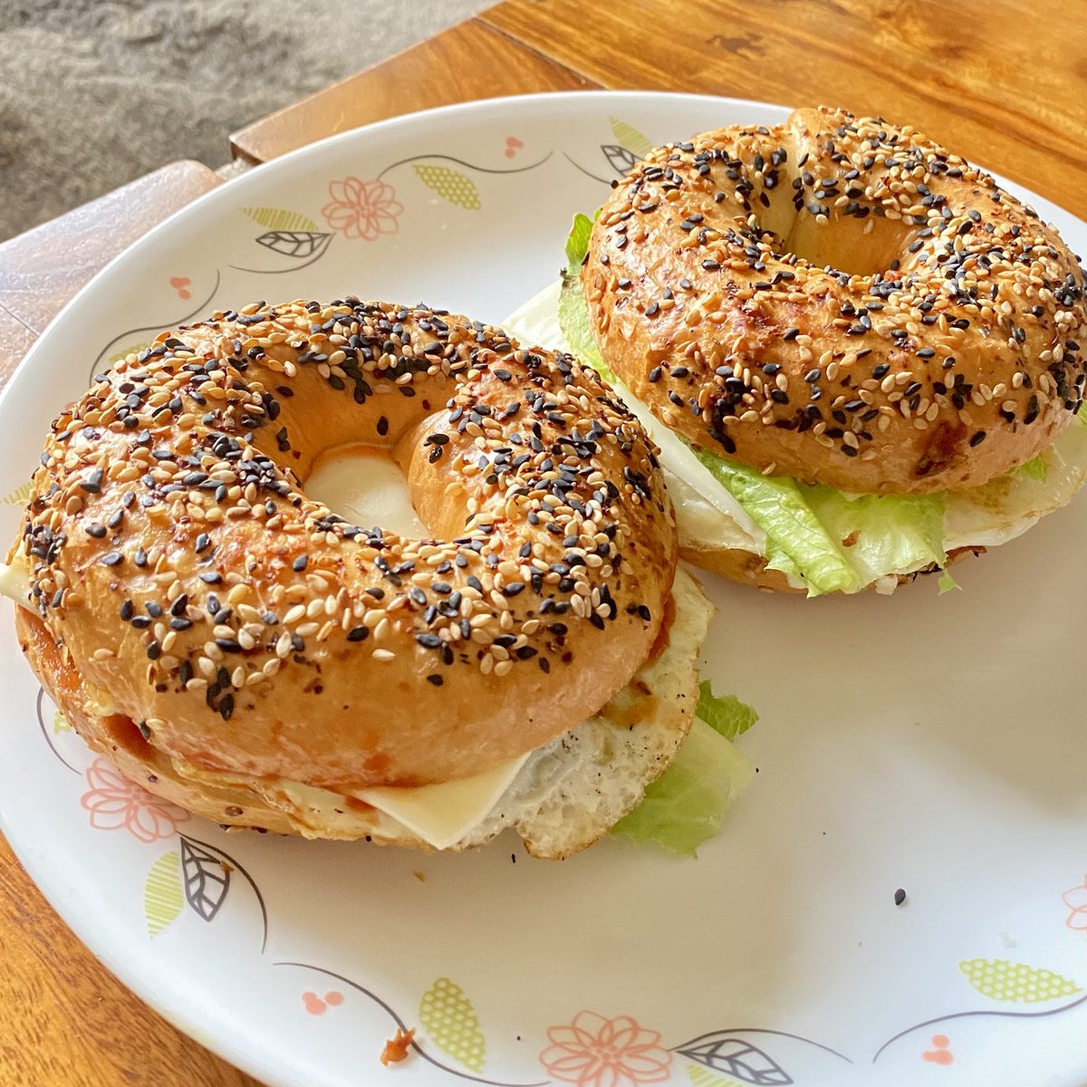 Chetan Sabnis (@chetansabnis) on Twitter photo Breakfast today:
Bagel sandwiches: Fried egg, sundried tomato pesto, ketchup, cheese and salad leaves
Bagels are from <a href="/gauripokhariyal/">Gauri Pokhariyal- Gauri’s ThoroughBreads®</a> <a href="/GTBreads/">Gauri’s ThoroughBreads®</a>. Awesome product 😃 Breakfast today:
Bagel sandwiches: Fried egg, sundried tomato pesto, ketchup, cheese and salad leaves
Bagels are from <a href="/gauripokhariyal/">Gauri Pokhariyal- Gauri’s ThoroughBreads®</a> <a href="/GTBreads/">Gauri’s ThoroughBreads®</a>. Awesome product 😃