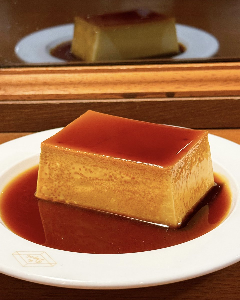 東京駅にあるカフェ「DEPOT」では、見るも美しいプリンが食べられる