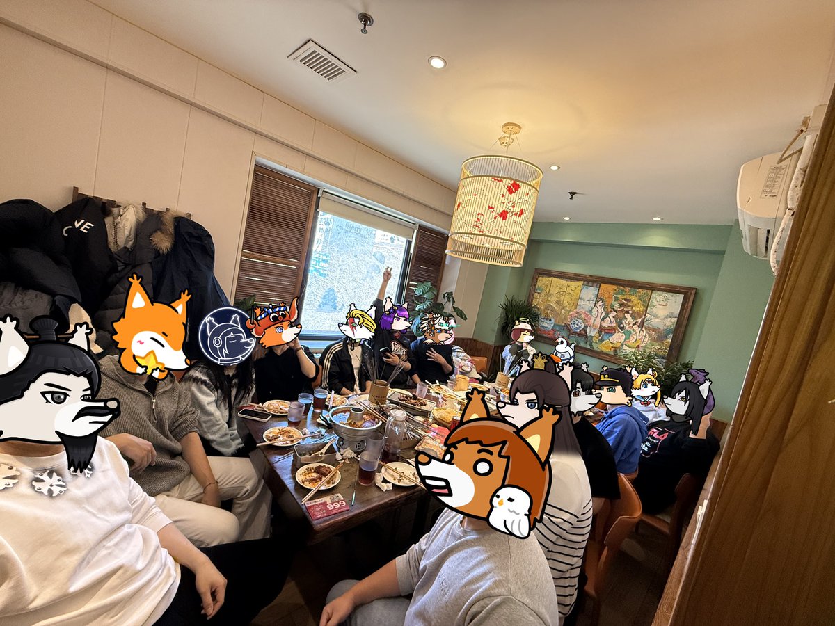 为了欢迎新狐狸🦊家人，北京年前又聚餐了。

我们都是 E 卫兵！

还有圈不到的家人！评论区集合，嘻嘻

<a href="/brc20mars/">B Water</a> <a href="/lilyanna_btc/">Lilyanna 比特里里 - AI 探索版 🔮🧑‍💻</a> <a href="/hahazwei/">haha🌈.sats</a> <a href="/_0xSea_/">0xSea</a> @holyvip3 <a href="/lorrainelolo/"></a> <a href="/softlipa1018/">Lipa 🍡（专注投研过冬版</a> <a href="/theNextDAO/">NextDAO.eth 🔯</a>