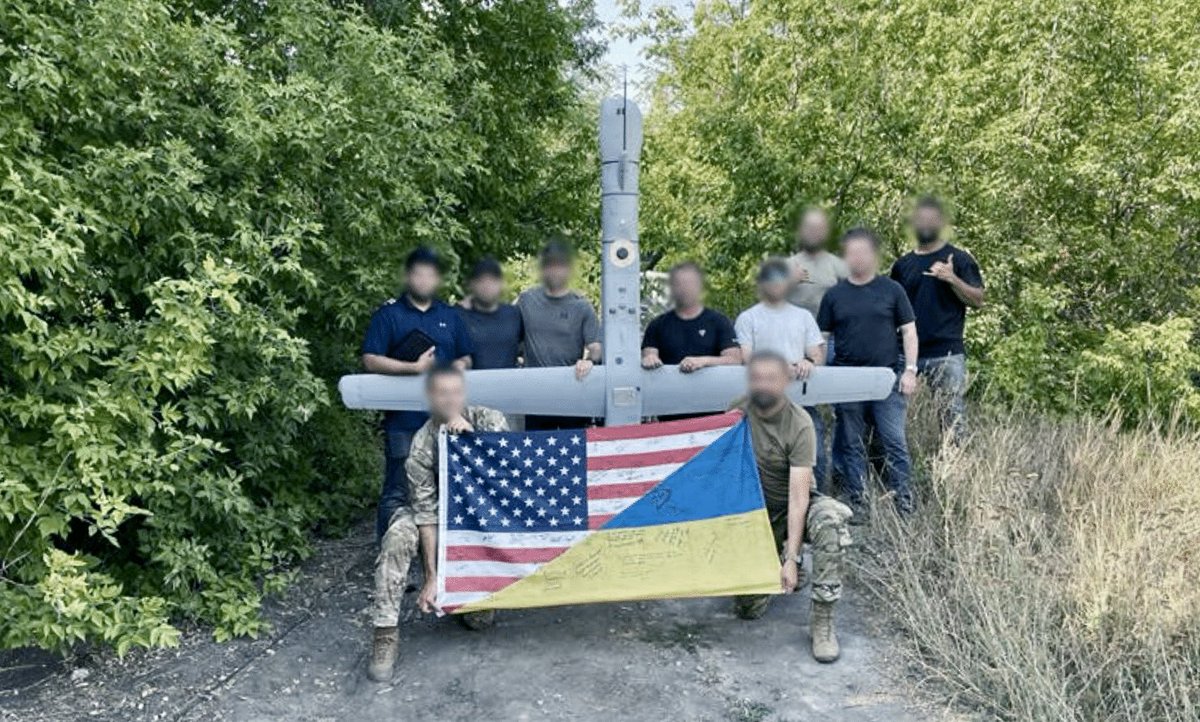 One of the first images of a US-supplied Shield AI MQ-35A V-BAT UAV in operational Ukrainian service.

The V-BAT has reportedly completed its first long-endurance autonomous reconnaissance mission with GPS and communications jammed over the Ukrainian front.