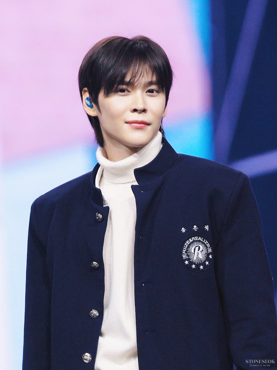 stoneseok__0319's tweet image. 250111 슴콘 은석
❄️

#RIIZE #라이즈 
#은석 #EUNSEOK #ウンソク