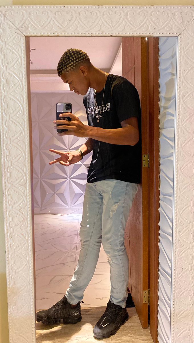 benezinho_78's tweet photo. +1 ano na permissão do Senhor, parabéns p mim! 🥳🥳🤍 https://t.co/r6VnCgyyRU
