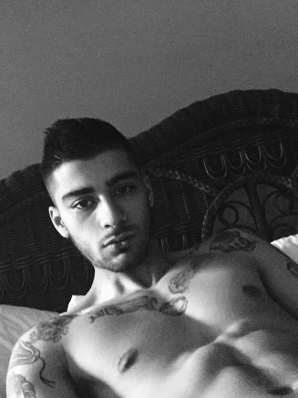 BuzzingPop's tweet photo. Happy 32nd birthday to the beautiful and incredibly talented ZAYN. 🎂 https://t.co/hhhIJUYWEw