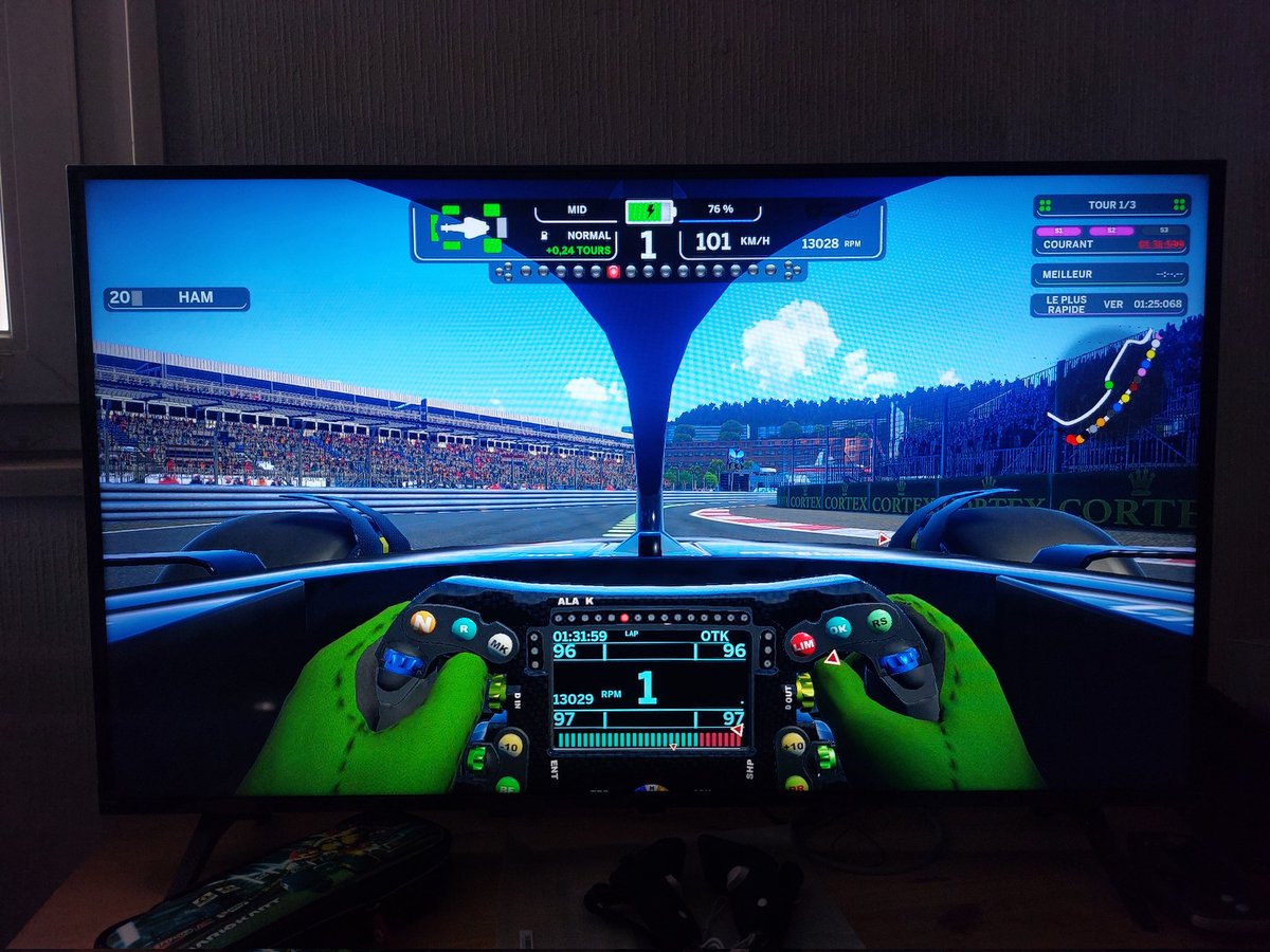 PatMiner2b's tweet photo. Ala Mobile GP - Formula racing version Nintendo Switch sur ma TV 4K de chez LG (43 pouces). #f1racing #f1 #f1game #alamobile #nintendoswitch #nintendoswitchgames #nintendoswitchgame #Switch #switchgames #switchgame #LG #lgtv #lgtv📺 https://t.co/obIKj8eXnA
