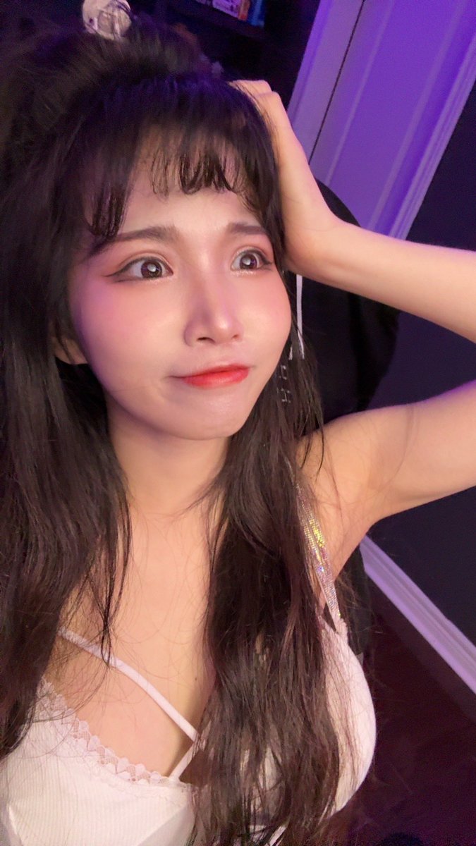 toxickbunny's tweet image. haven’t posted in a while but doing my post ces recap stream + planning cooking streams for the next 2 weeks so drop by to say hi