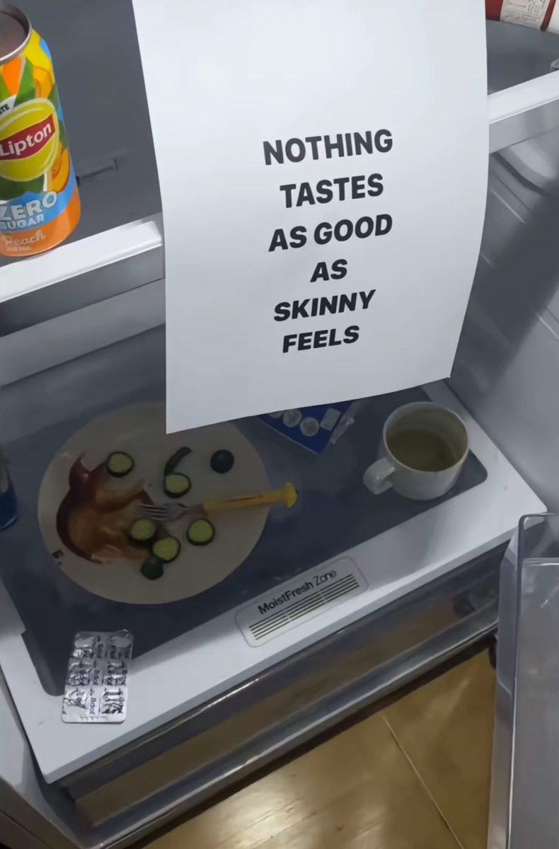 kometa2203's tweet image. 