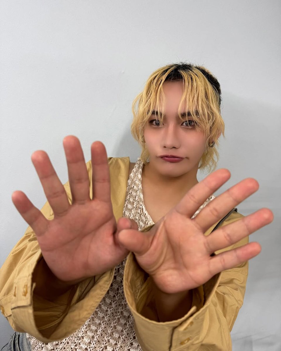 🪽 YEONWOO ── .✦ tweet media