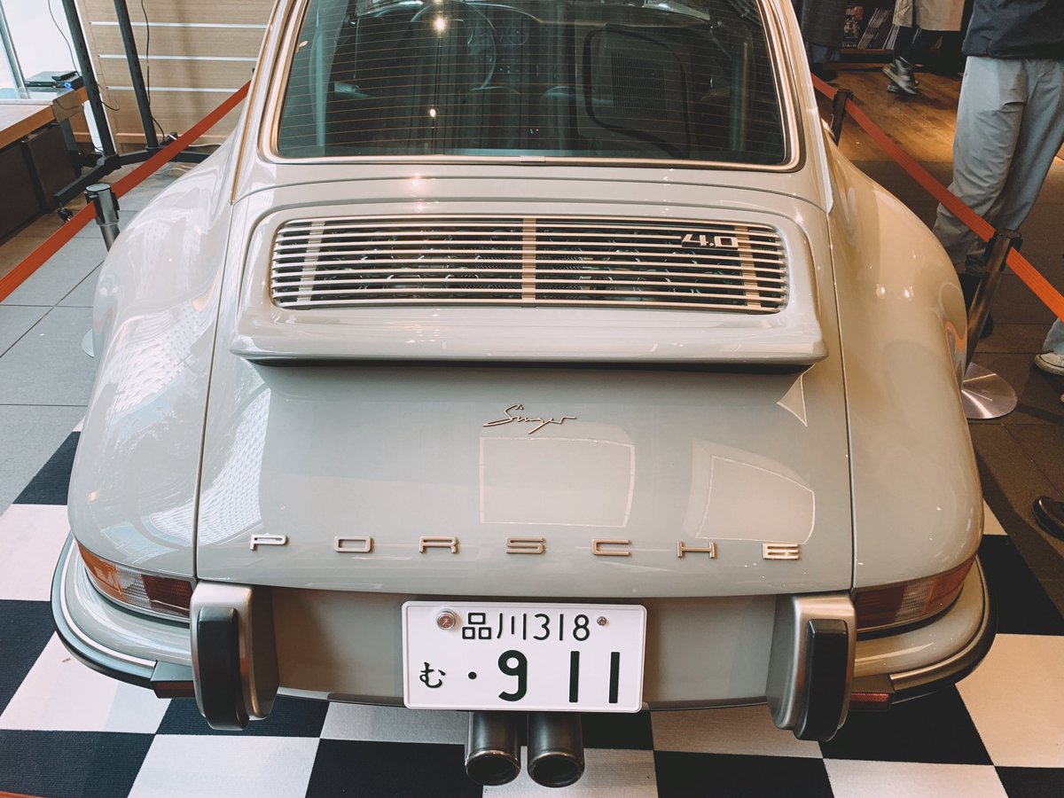 feebly_'s tweet photo. ハァ〜カッコええ😍
@DT_car @Makeup_seisaku #Singer964 #singervehicledesign https://t.co/U2Q99Qf0pD