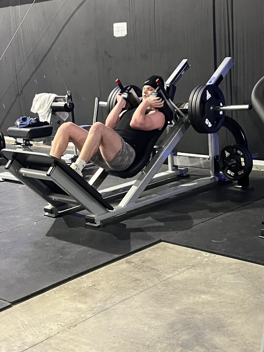 Madrid9450's tweet image. Saturday night Session @levimadrid14 #daybydayfindaway #workforit