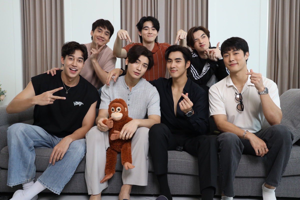 reset_theseries's tweet photo. Reaction Official Pliot ⭐️
“การเกิดใหม่ของดวงดาว”

📍 https://t.co/hM8EyLyJxs

@peterpanzz_w @pondponlawit1 
@bomm_u @Winner_Tanatat 
@Shell_Thakrit @IndyTnd 
@Rojer_chira 

#ResetTheSeries https://t.co/TVXO6b92U1