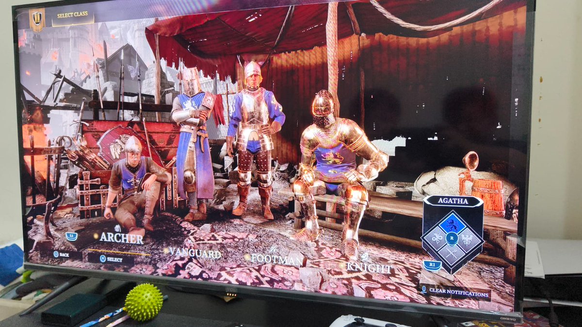 Just started trying out <a href="/ChivalryGame/">Chivalry 2</a> with my kid.. its a Fun Mess. 😂😂