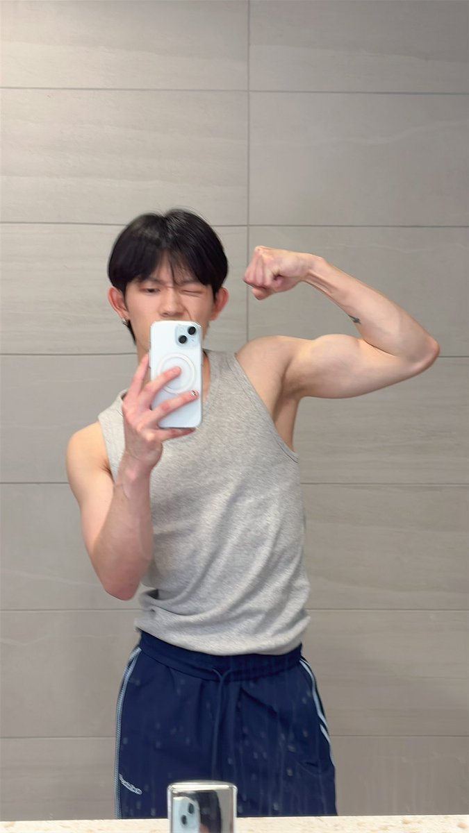 kaiboy00's tweet photo. Stay strong >\\\< https://t.co/fkyVADfQ3D