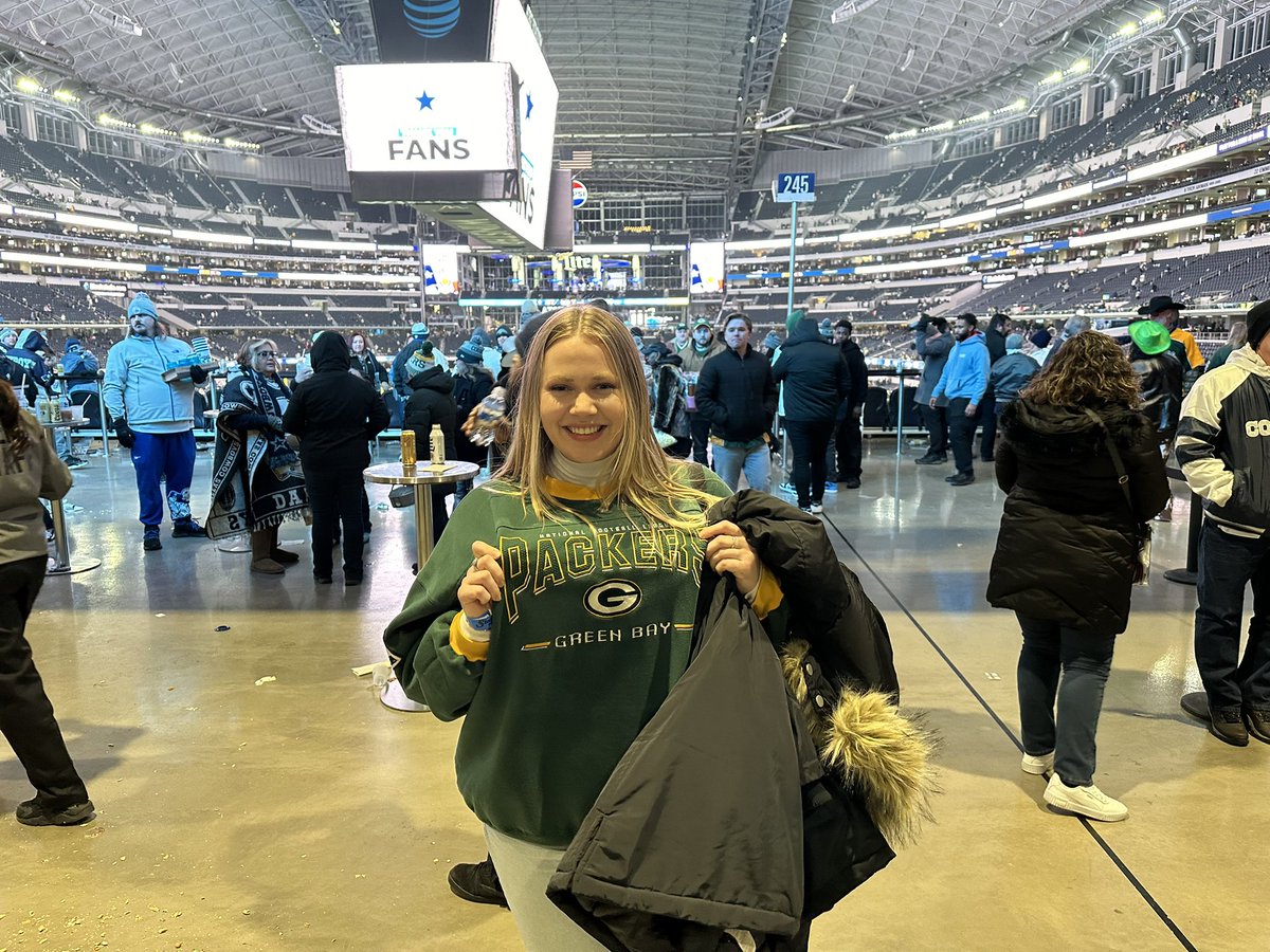hanlovik's tweet photo. @bigpackers4x went to that game by myself last minute and truly was the best nfl game I have been to, go pack goooooo!!! https://t.co/89RNuEeFI1