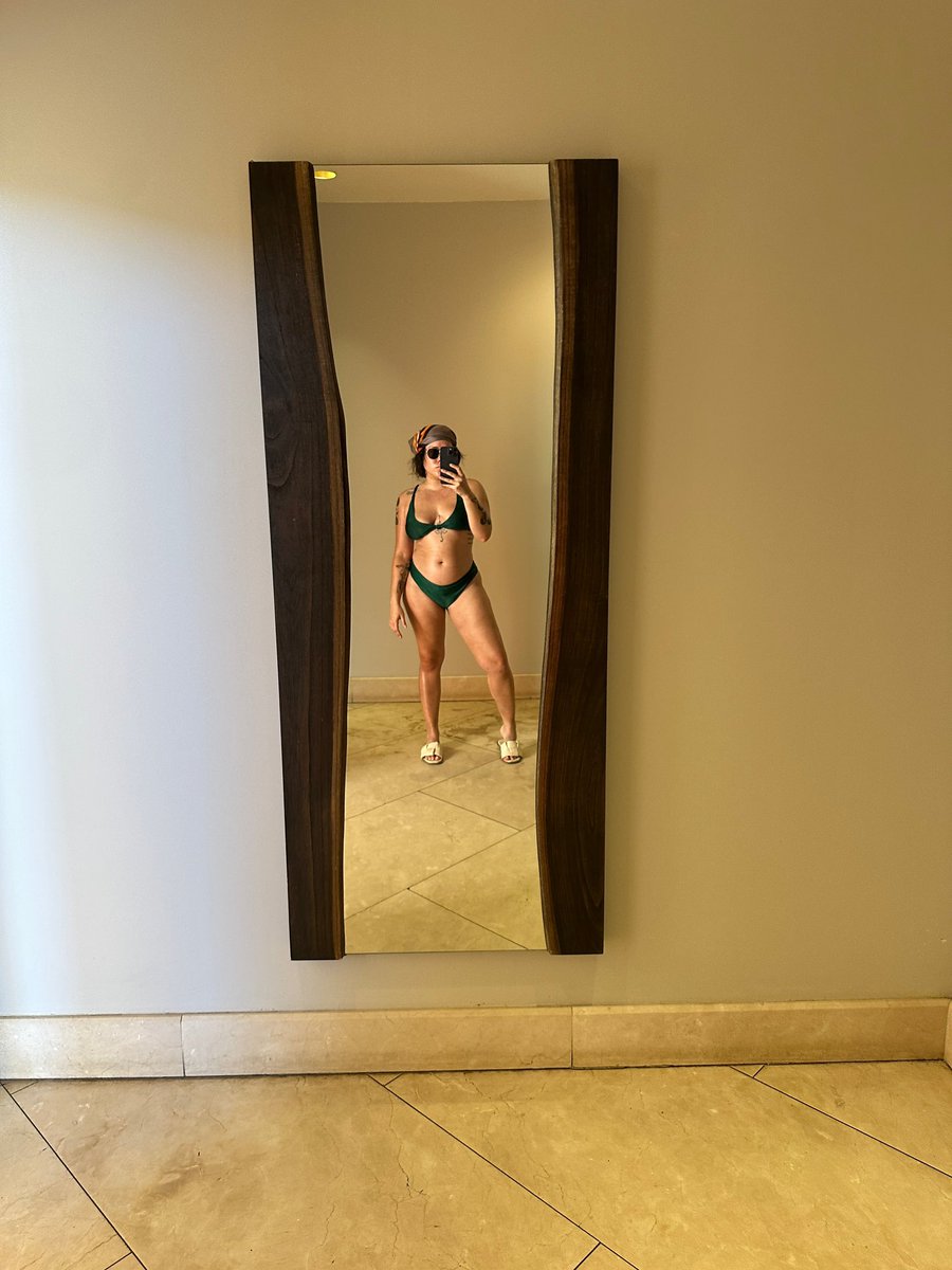 britdoubleyou's tweet photo. 30 and flirting with tropical weather https://t.co/V4zERM6k80