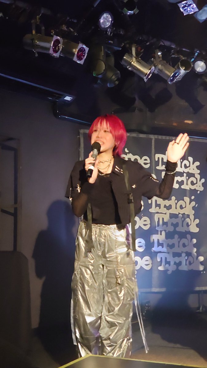 nao3mika4's tweet image. そして！FiDZ！途中からのギリギリ参戦でしたけどめっちゃ最高に良かった！ヽ(=´▽`=)ﾉ楽しかった！
FiDZ、そして遥夢ちゃん本当に良かったね！ヽ(=´▽`=)ﾉ目黒鹿鳴館でいっぱい思い出残せて！
#FiDZ 
#叶遥夢 
#目黒鹿鳴館