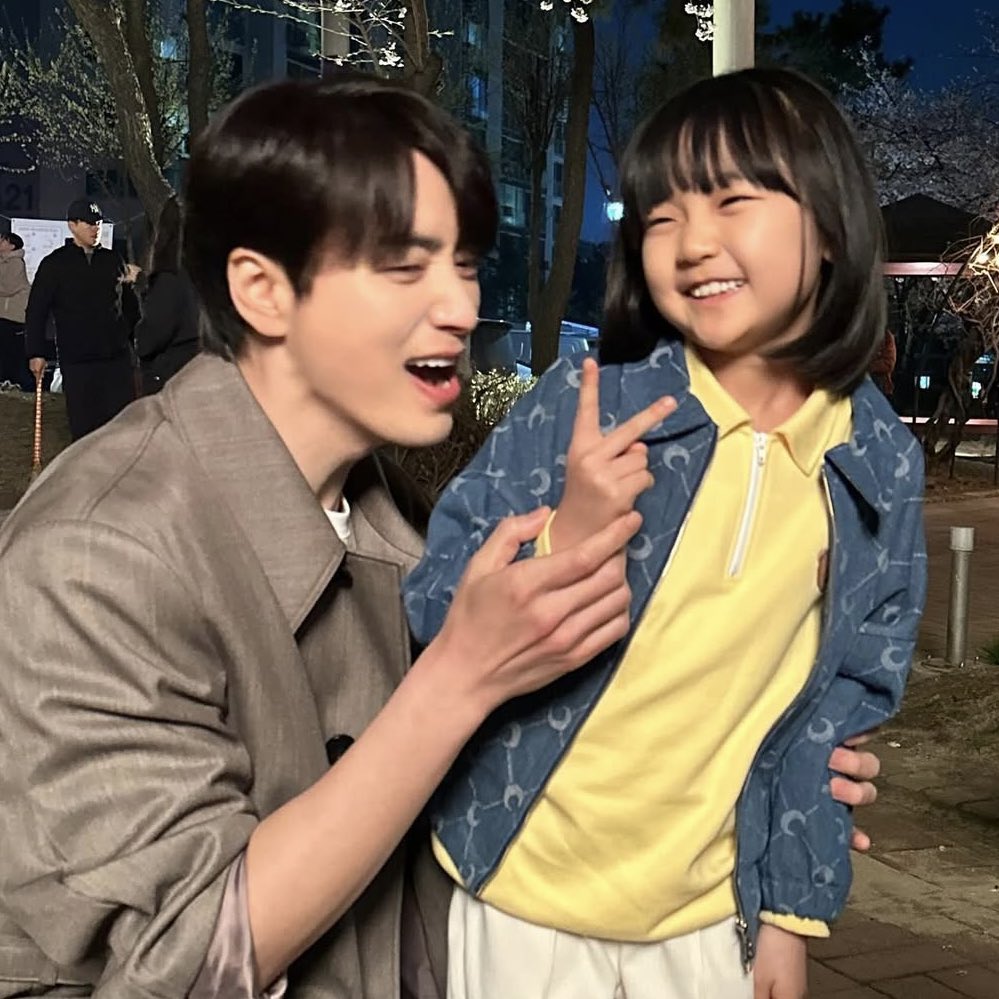 mztdrx's tweet photo. 딸아빠유은호 너무좋아서 다죽자상태됨 https://t.co/UBSM5VTtJH
