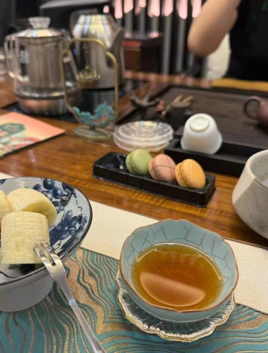 QAQQQB's tweet photo. 和老朋友碰面聊聊天 也很轻松 https://t.co/PA2YGqOVJI
