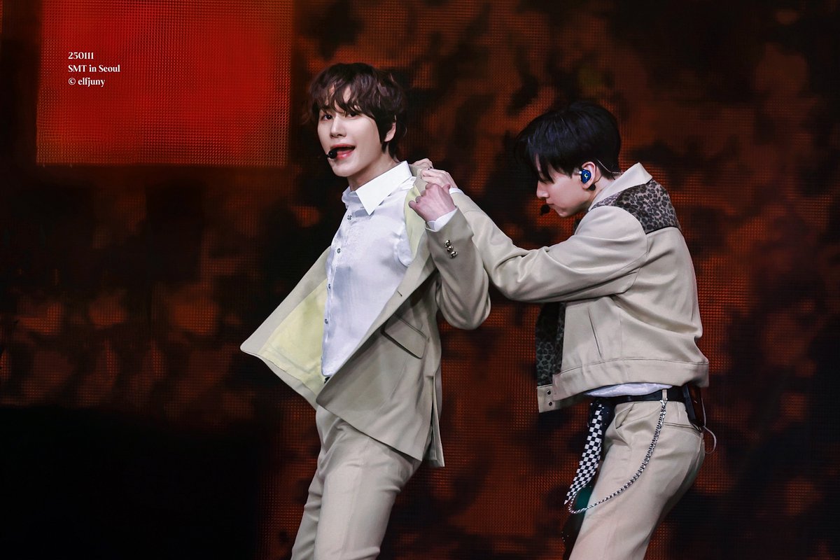 ELF_001117's tweet photo. 丨𝟐𝟓𝟎𝟏𝟏𝟏 / 𝑺𝑴𝑻𝑶𝑾𝑵 𝒊𝒏 𝑺𝒆𝒐𝒖𝒍 丨

넌 Devil 뜨거워

🔥’’’

▪️
#SUPERJUNIOR #SMTOWN #슈퍼주니어 #규현 #은혁 #KYUHYUN #EUNHYUK https://t.co/rfH9uASVIN