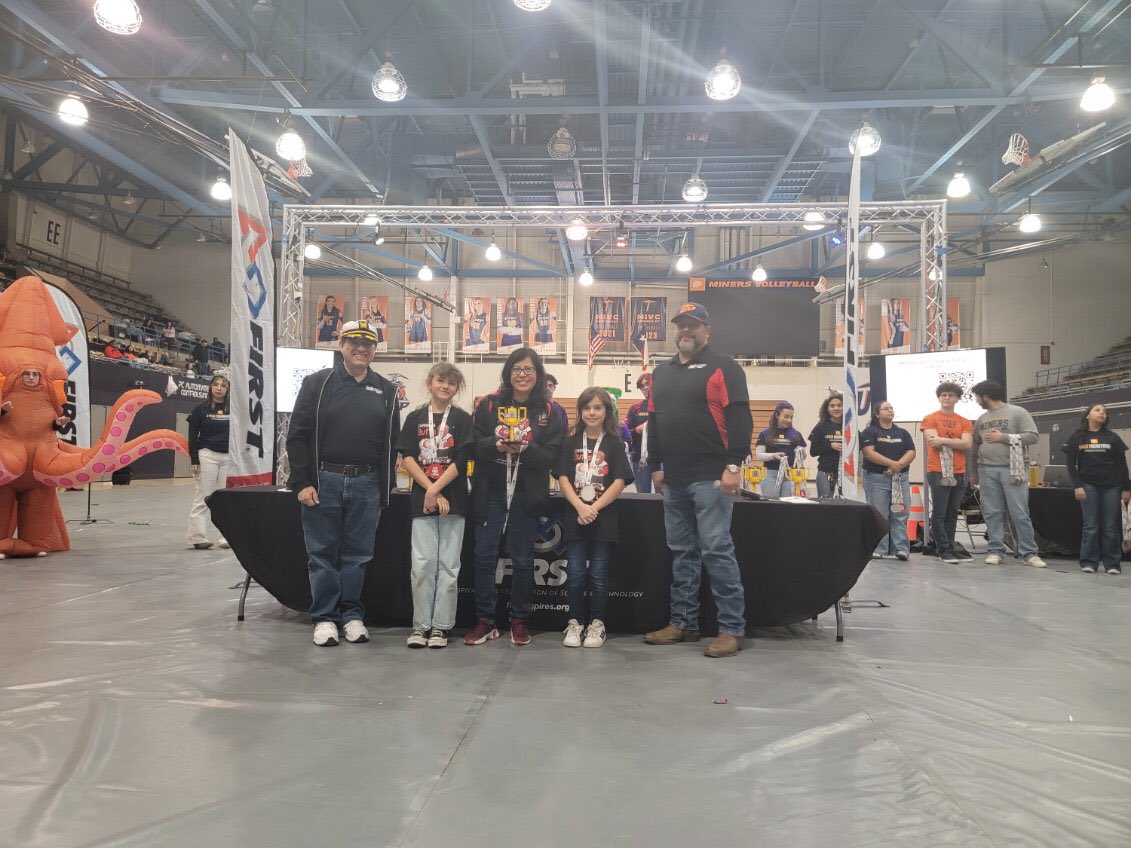 Want to congratulate one of my robotics teams, CHARGING BUFFS, for getting 3rd place on their Innovation Project ! You did amazing! #TeamSISD #JCEBuffaloes