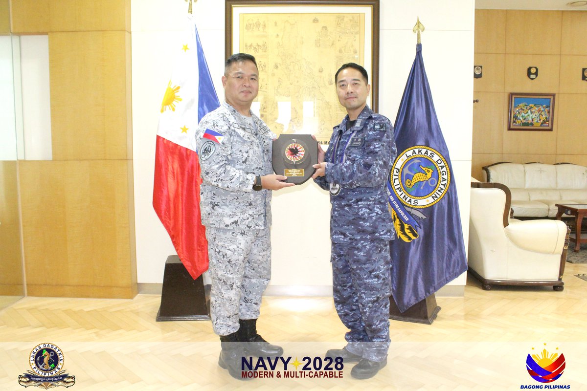 PhilFleet's tweet image. PH Fleet fosters naval cooperation with visiting JMSDF
#PhilFleetVanguardofOurSeas
#ModernandMultiCapablePHNavy
#OneAFPOnePhilippines
#StrongAFPStrongPhilippines
#AFPyoucanTRUST
#SundaloSalamatSaSerbisyo