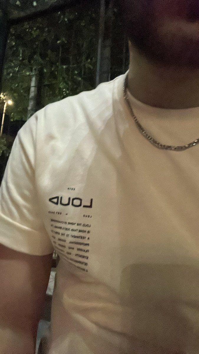 Hoje eu tava com a blusa da LOUD no rolê e um menino que tava com a última Jersey do Vavá veio falar comigo. 

<a href="/LOUDgg/">LOUD 🇧🇷</a> gerando amizades.