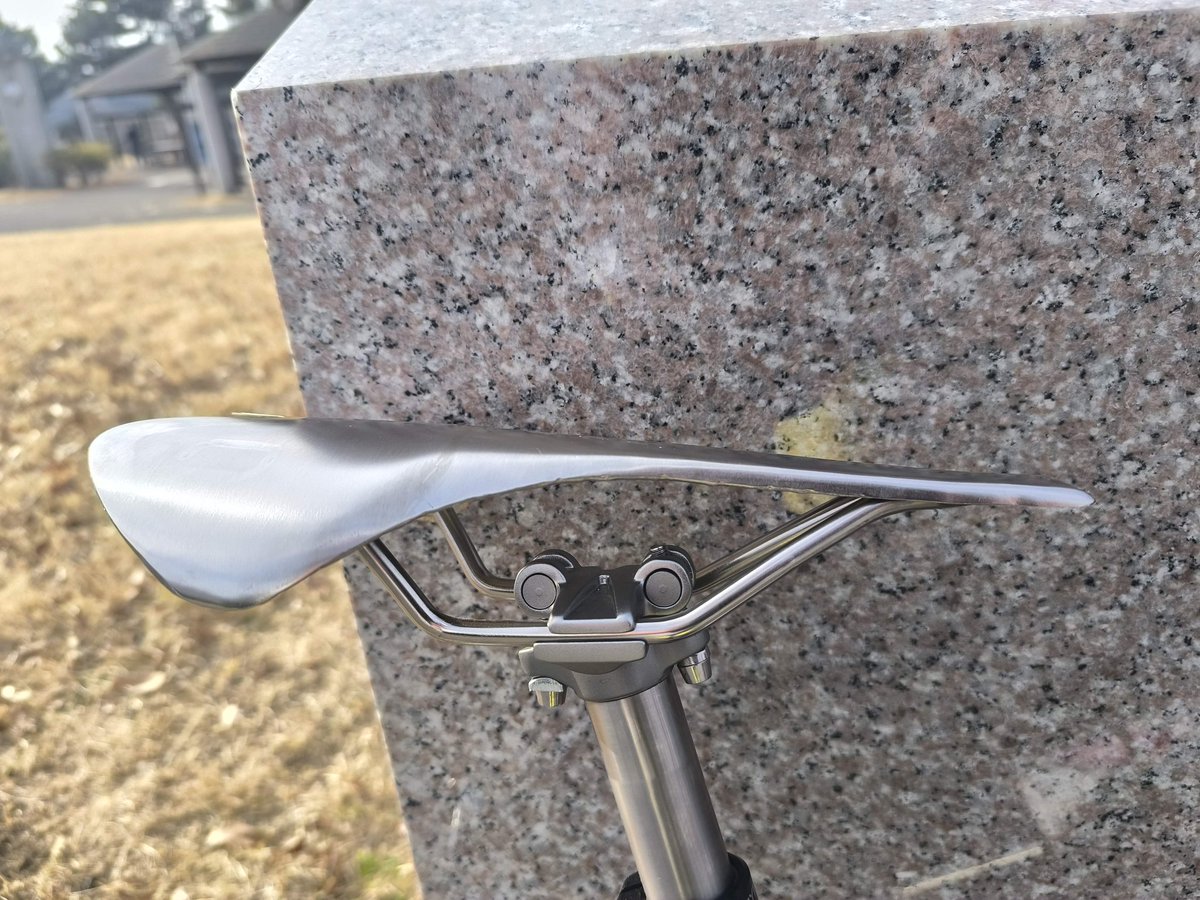 ろぼこーん tweet media