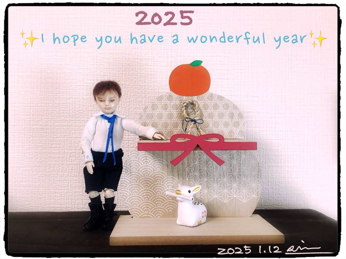yo_sinagawa's tweet photo. 遅ればせながら…新年のご挨拶を…
✨本年も宜しくお願いします✨
まだ荷物は片付いてはいませんが…徐々にこちらの生活も思い出しつつ馴染んできました…片付けが終わるまではと…作りかけの人形を触りたくてウズウズしている毎日です… https://t.co/tjQOMfPwMa