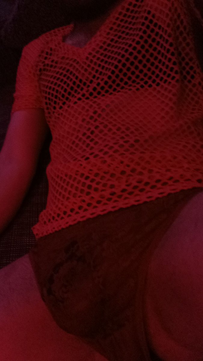 Afgelopen nacht mn nacht als opdracht van mn vriend <a href="/Dutchdomtopr/">r</a> me moeten kleden als sissy.  Sins we in contact gekomen zijn en afgesproken te hebben met <a href="/Sissyboy1893/">Gsissy</a> de stap genomen om het zelf ook eens te proberen en ervaren. Misschien volgt er meer