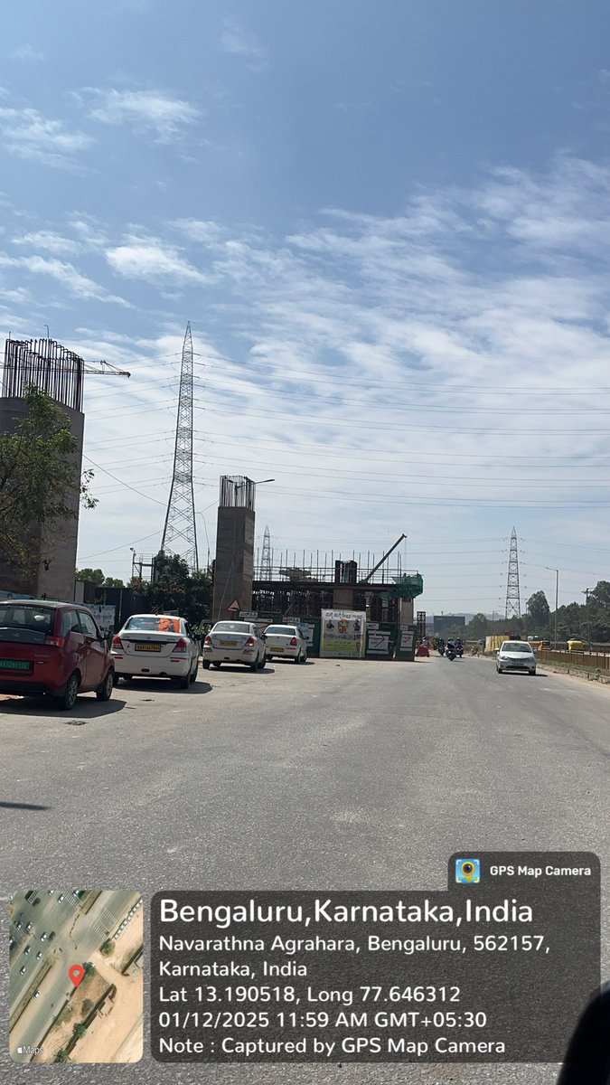 Sharmilakharab's tweet photo. I agree 100% we need Karnataka to invest in infrastructure, garbage disposal systems and traffic control better roads more flyovers metro work which is slow as hell at @DecodingBBMP @BBMPofficial @BBMPAdmn @ChristinMP_ @TVMohandasPai #votecongressout @DKShivakumar https://t.co/W5v2f0cDZh