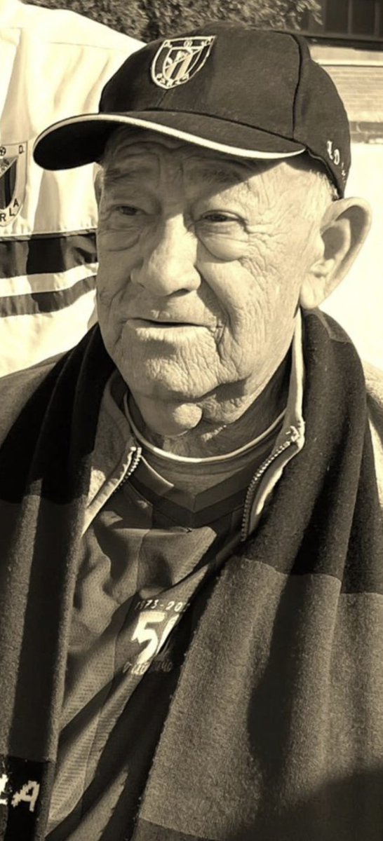 Ultras Parla lamenta profundamente el fallecimiento de Juan Buitrago , fiel seguidor de nuestro club . 

No olvidaremos los momentos juntos animando a nuestro equipo junto a ti y tu hijo .

Expresamos nuestras condolencias y cariño a sus familiares y seres queridos.
DEP 🖤💙🕊️
