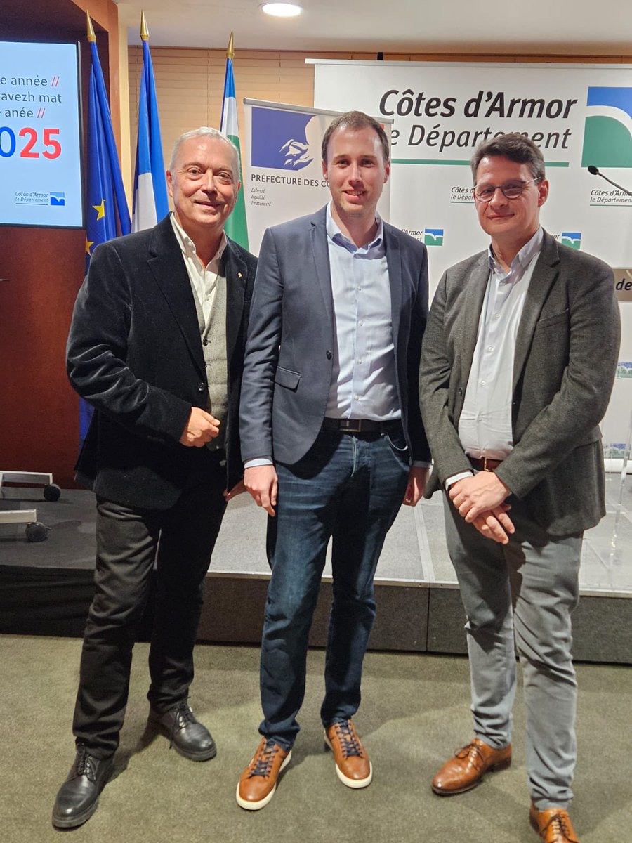 Voeux  du <a href="/Prefet22/">Préfet des Côtes-d'Armor</a> François de Keréver et du Président de <a href="/cotesdarmor22/">cotesdarmor</a> aux élus, aux forces vives du monde économique et associatif, et aux représentants des services de l'État. Avec <a href="/joannicmartin/">Joannic Martin</a> Éric Danet <a href="/grdf22/">Eric Danet</a>  . <a href="/d_horizons/">Horizons | Côtes d’Armor (22)</a> <a href="/Horizons_SB22/">Horizons Saint-Brieuc</a> <a href="/HorizonsLeParti/">Horizons</a> <a href="/EPhilippe_LH/">Edouard Philippe</a>