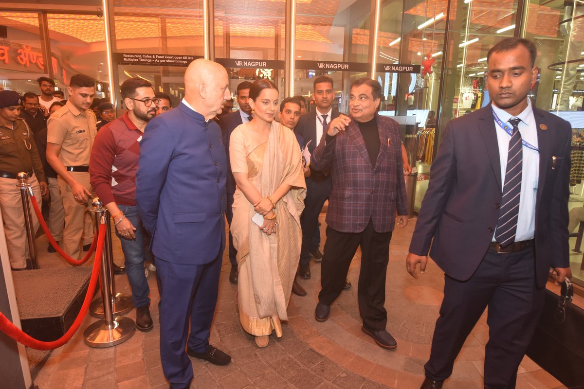 AnupamPKher's tweet photo. EMERGENCY FIRST SCREENING: What an exhilarating response from the audiences at the first special screening of our film at Nagpur with @nitin_gadkari ji . I also watched the complete film for the first time. OUTSTANDING! The world, especially the younger Indian generation should watch it for many reasons. For the technical BRILLIANCE of the crew! For the WONDERFUL performances of each and every actor (Including mine). But mostly you should watch #Emergency for the TOWERING and MAJESTIC performance of #KanganaRanaut as #IndiraGandhi. It is undoubtedly a masterclass in acting. Her portrayal of #Indiraji covers all the possible and impossible emotions! As a director her work is first rate! Book your tickets now. Film releases on 17th January ! Jai Ho! 😍🙌👏 @KanganaTeam #MagicOfCinema #JaiPrakashNarayan
