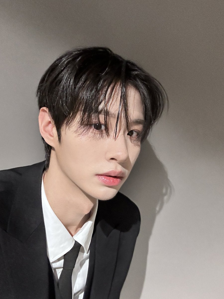 씅 tweet media