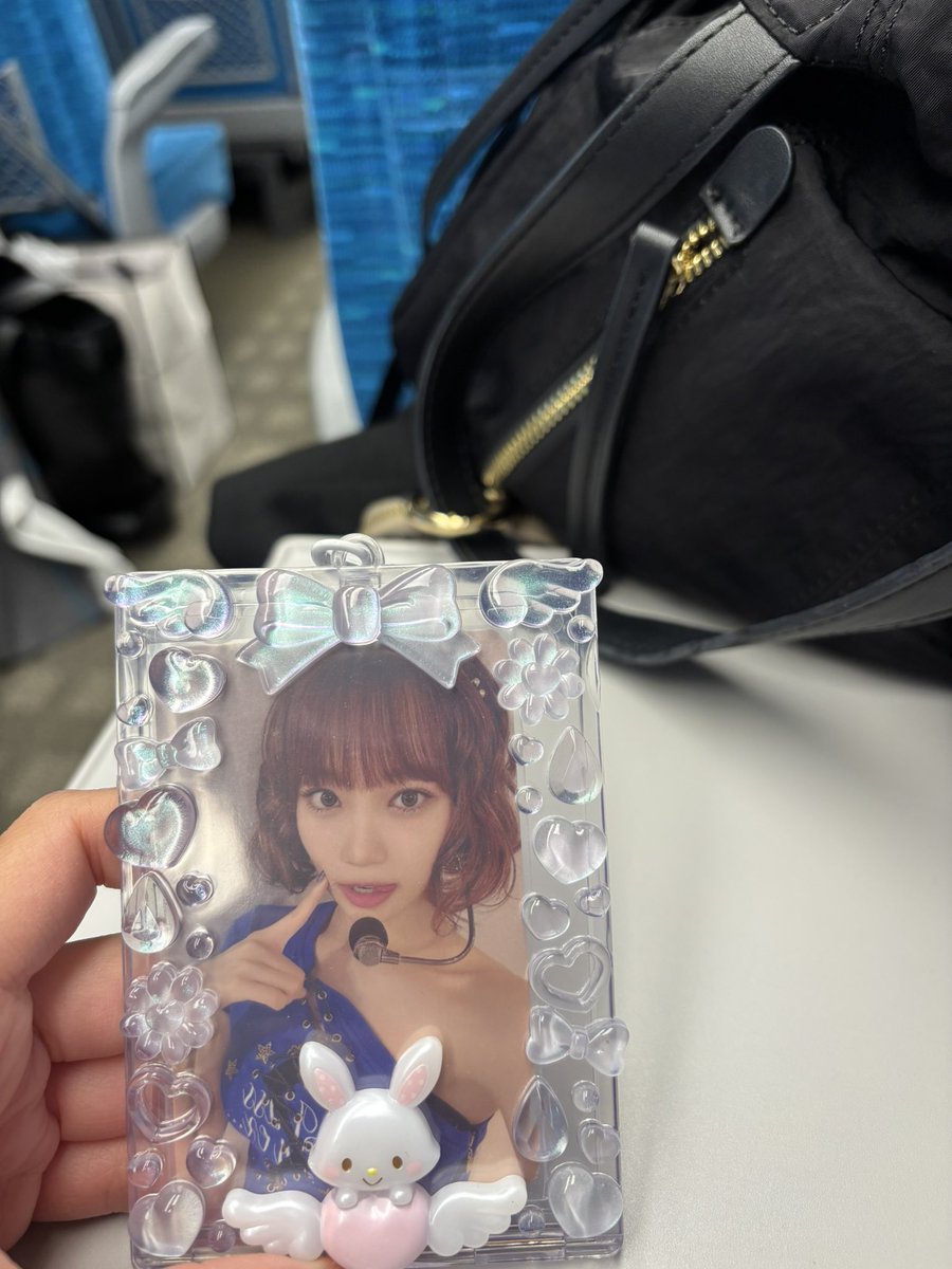 1人で新幹線寂しいから大天使様連れてきた👼