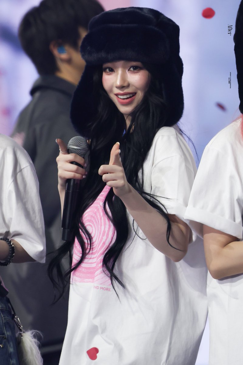 250111 SMTOWN

#aespa #에스파
#카리나 #KARINA #カリナ
