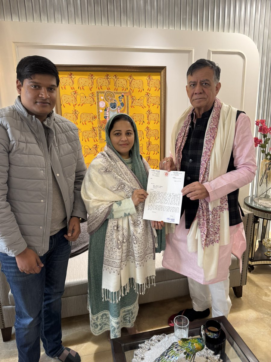 उत्तर प्रदेश विधानसभा अध्यक्ष मा. सतीश महाना जी से मुलाकात कर विगत दिनों में मेरे साथ हुई घटना की जानकारी दी साथ ही विशेषाधिकार में सुनने के लिए आग्रह किया..!
<a href="/Satishmahanaup/">Satish Mahana</a> <a href="/UPVidhansabha/">UP Vidhansabha</a>